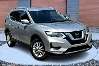 Used 2019 Nissan Rogue SV image 1