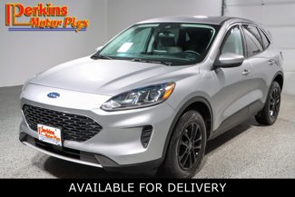 Used 2021 Ford Escape SE w/ Cold Weather Package image 1
