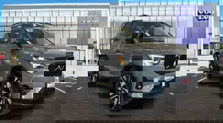 Certified 2023 Volvo XC40 B5 Plus image 1