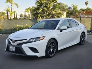 Used 2018 Toyota Camry SE image 1