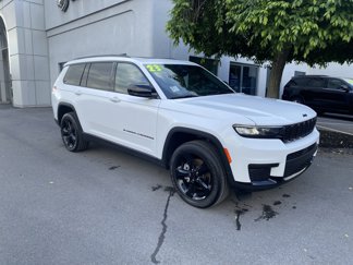 Used 2023 Jeep Grand Cherokee L Laredo image 1