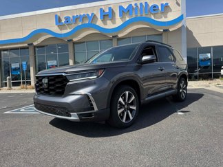 New 2025 Honda Pilot Touring image 1