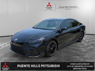 Used 2025 Toyota Camry SE image 1