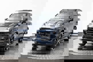 Used 2024 Porsche Cayenne S image 1