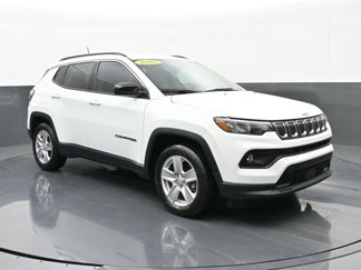Used 2022 Jeep Compass Latitude image 1