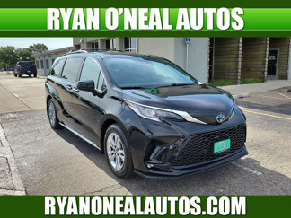 Used 2022 Toyota Sienna XSE image 1