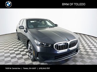 New 2026 BMW i5 eDrive40 w/ Premium Package image 1