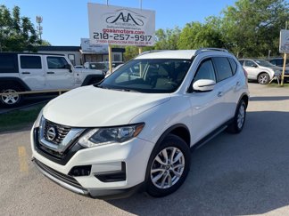 Used 2017 Nissan Rogue SV image 1
