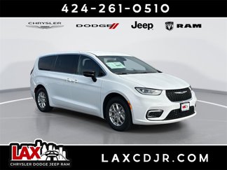New 2026 Chrysler Pacifica Select image 1
