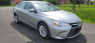 Used 2016 Toyota Camry SE image 1