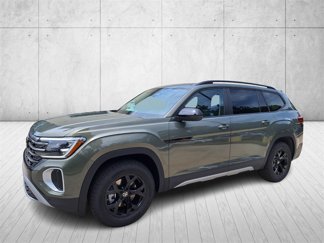 New 2025 Volkswagen Atlas Peak Edition SE image 1