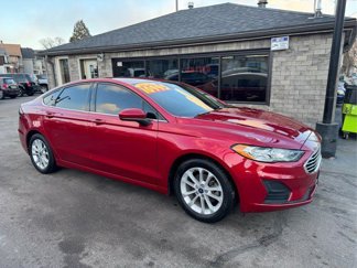 Used 2020 Ford Fusion SE image 1