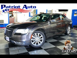 Used 2017 Chrysler 300 C image 1