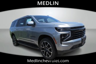 Used 2025 Chevrolet Suburban RST w/ Comfort Package image 1