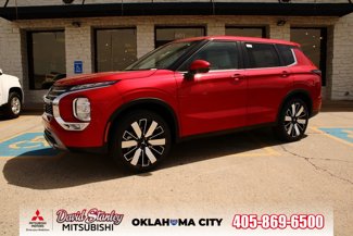 New 2025 Mitsubishi Outlander SE image 1
