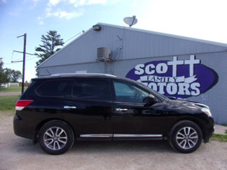 Used 2013 Nissan Pathfinder SL image 1