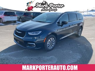 New 2025 Chrysler Pacifica Select image 1