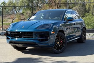 Certified 2024 Porsche Cayenne S image 1