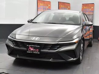 Used 2024 Hyundai Elantra SEL image 1
