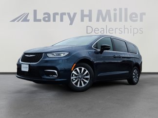 New 2025 Chrysler Pacifica Select image 1