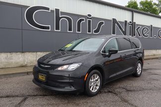 Used 2022 Chrysler Voyager LX image 1