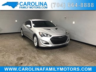 Used 2015 Hyundai Genesis 3.8 image 1