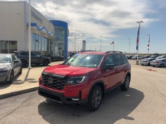 Certified 2025 Honda Passport TrailSport image 1