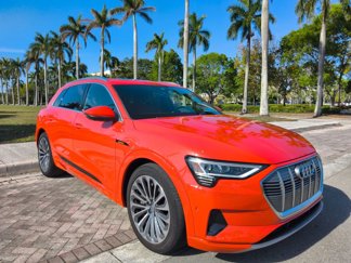 Used 2019 Audi e-tron Prestige w/ Prestige Package image 1