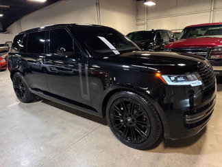 Used 2023 Land Rover Range Rover Long Wheelbase SE image 1
