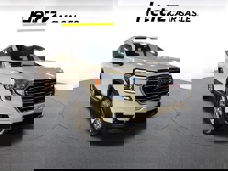 Used 2024 GMC Terrain SLT image 1
