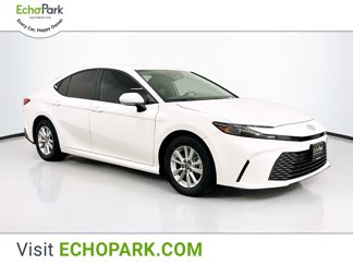 Used 2025 Toyota Camry LE image 1