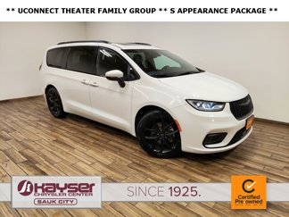 Certified 2023 Chrysler Pacifica Touring-L w/ Uconnect Theater Family Group image 1
