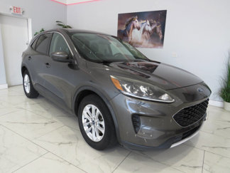 Used 2020 Ford Escape SE image 1