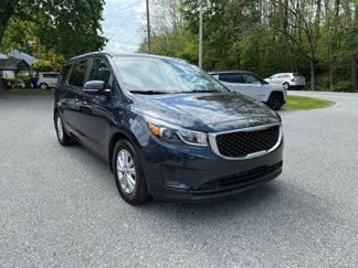 Used 2017 Kia Sedona LX w/ LX Essentials Premium Package image 1