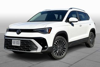 New 2025 Volkswagen Taos SE image 1