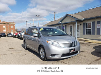 Used 2017 Toyota Sienna LE image 1