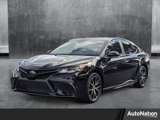 Used 2024 Toyota Camry SE image 1