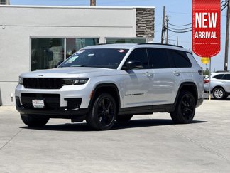 Used 2022 Jeep Grand Cherokee L Laredo image 1
