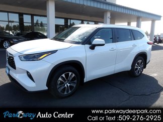 Used 2023 Toyota Highlander XLE image 1
