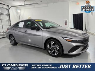 Used 2025 Hyundai Elantra Sport image 1