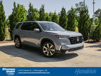 New 2025 Honda Pilot Touring image 1