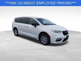New 2025 Chrysler Pacifica Select w/ Uconnect Theater Family Group image 1