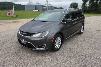 Used 2018 Chrysler Pacifica Touring-L image 1