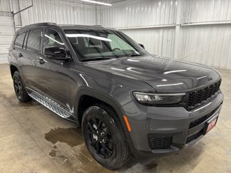 Used 2025 Jeep Grand Cherokee L Laredo image 1