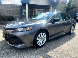 Used 2018 Toyota Camry image 1