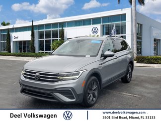 Certified 2022 Volkswagen Tiguan SE w/ Panoramic Sunroof Package image 1