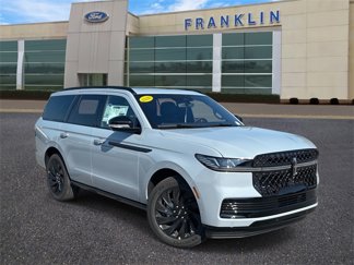 New 2025 Lincoln Navigator Reserve w/ Jet Appearance Package image 1