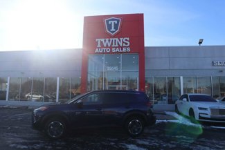 Used 2024 Nissan Rogue SV image 1