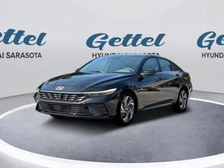 New 2025 Hyundai Elantra SEL image 1