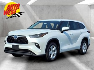 Used 2022 Toyota Highlander LE image 1
